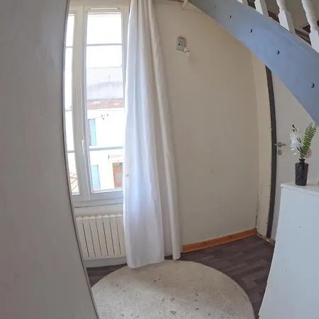 4 Personnes 2 Lits Proche Metro 5 - Salle De Bain, Toilettes Et Cuisine Sont Commune Privatunterkunft